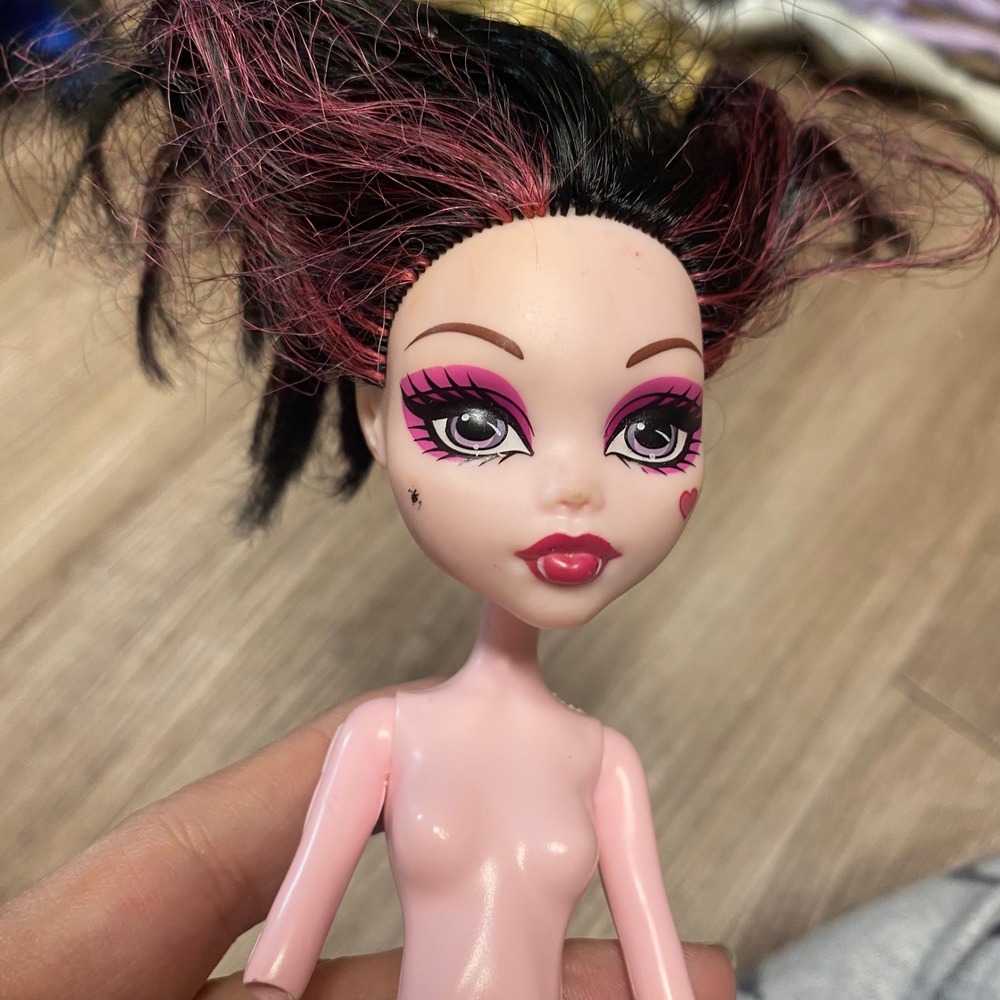 Monster High Draculaura Doll 2008 Gen 1 Mattel Pink Vampire for Parts Custom DIY - Picture 2 of 10